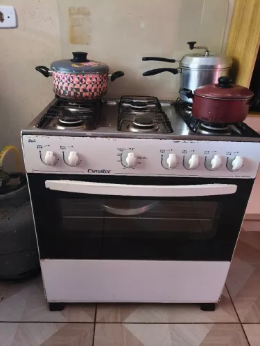 Vende-se fogão 6 bocas, tudo funcionando perfeitamente