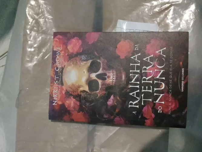 A rainha da terra do nunca - livro dark romance