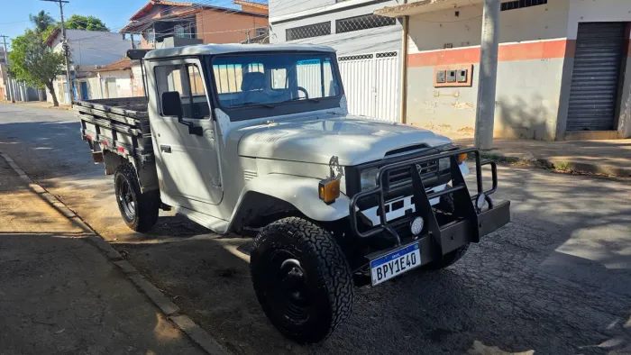Toyota Band.Jipe Cap.de Aço Chas. Curto Diesel 1995