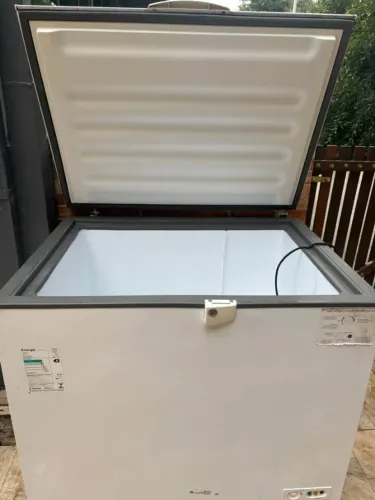 Freezer horizontal consul 350 litros, tem que trocar o gas, somente venda