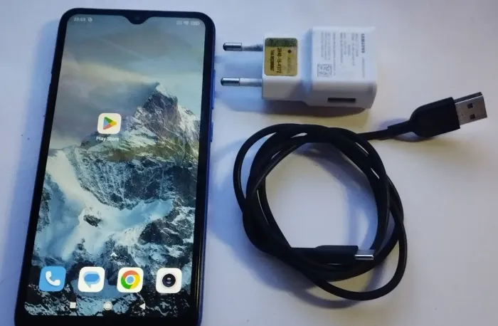 REDMI 8A 4gb ram 64gb memória com carregador 