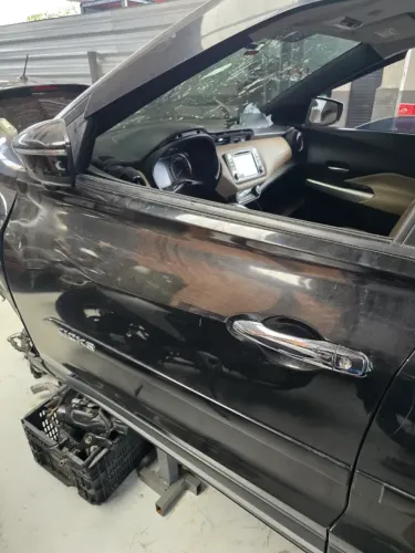 Porta Dianteira Esquerda Nissan Kicks 2016 a 2024 Preta