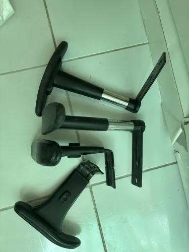 DOAÇÃO 4 Braços de cadeiras