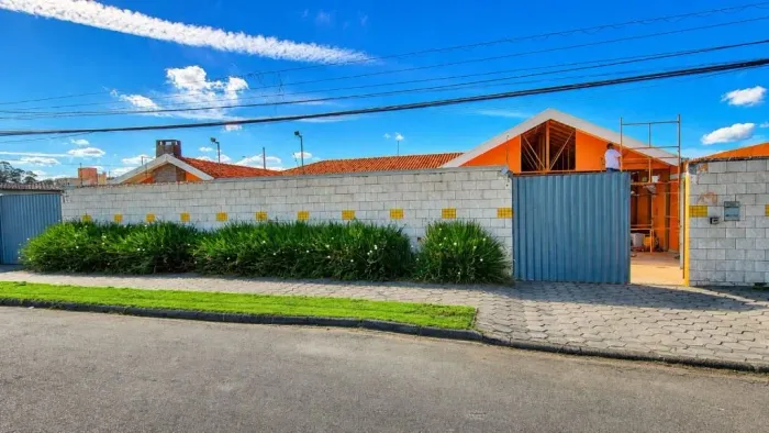 C-CA1552 Casa Alto Padrão | 700m² Construídos | Área Gourmet, Piscina e Edícula | Cajuru  