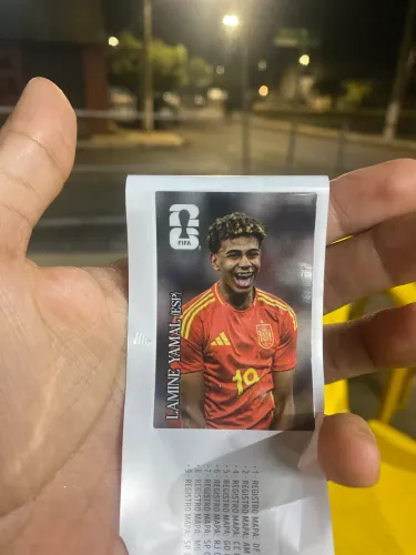Figurinha da Copa oficial Lamine Yamal (esp)