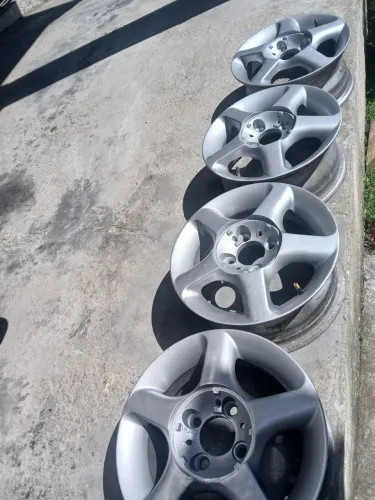 Aro alumínio 13. 4 Furos.