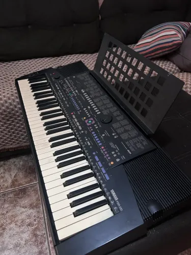 Teclado Yamaha PSR-510 semi novo