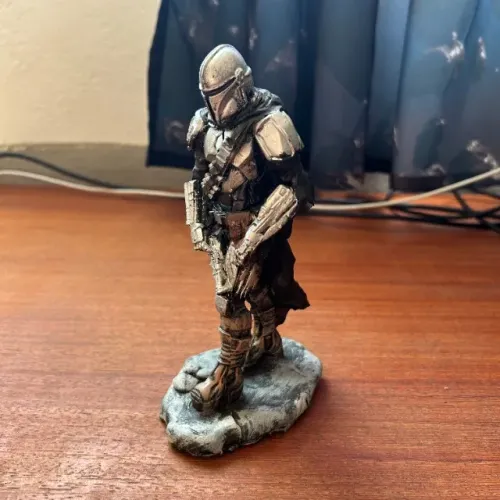 Estátua Mandalorian Star Wars Din Djarin Escultura Resina Decorativa