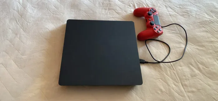 Game PS4 ótimo estado com mais de $1200 jogos no console