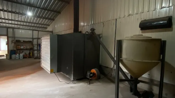 Aquecedor frontal para aviário Termo Campo TCFH6800 híbrido lenha/pellet