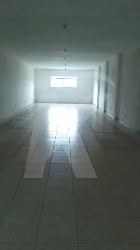 Prédio comercial com 03 salões de 155 metros quadrados em Santana