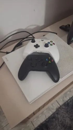 Xbox one s 2 controles vídeo game tá top