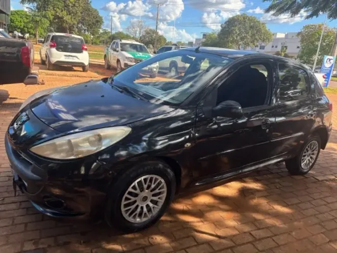 Peugeot 207 XR 1.4 Flex 8V 3P 2013