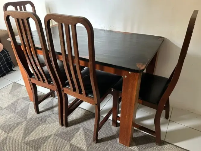 Mesa de jantar com cadeiras madeira Gravatá 