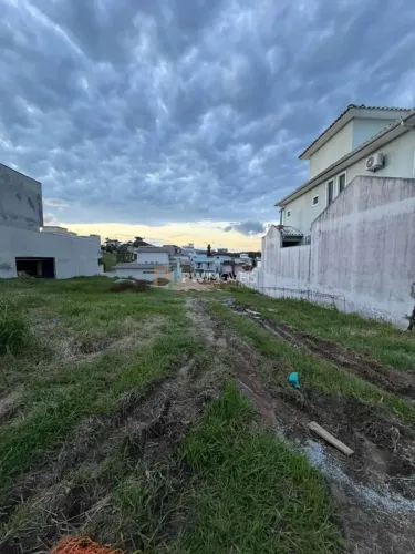 Terreno/ Lote para venda tem 300 m2 em Vale dos Cristais - Macaé - RJ