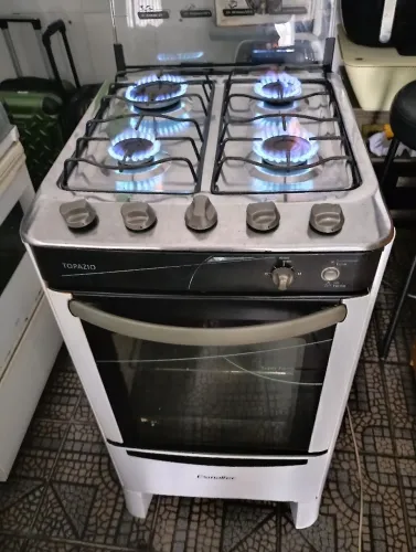 Vendo fogão automático tudo funcionando.