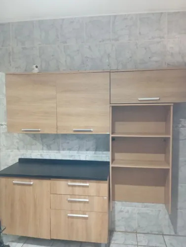 Cozinha Itatiaia com poucas marcas de uso.
