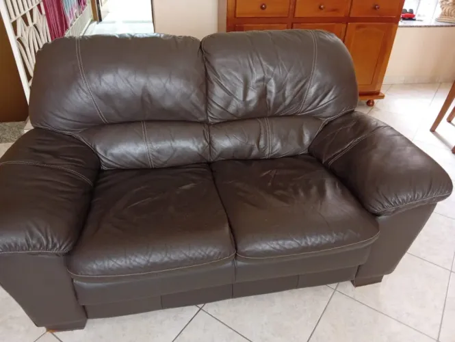 Conjunto de sofá em couro 2e 3 lugares