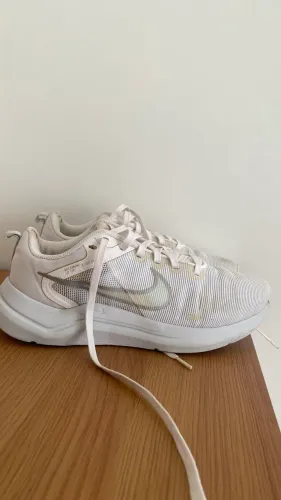 TENIS NIKE CORRIDA E ACADEMIA