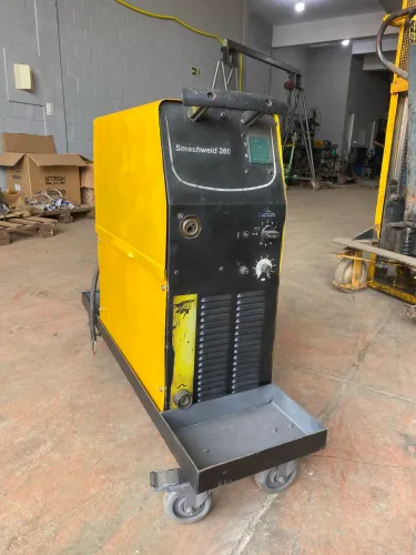 MÁQUINA DE SOLDA MIG ESAB 260 AMPERES (TRIFÁSICA) 