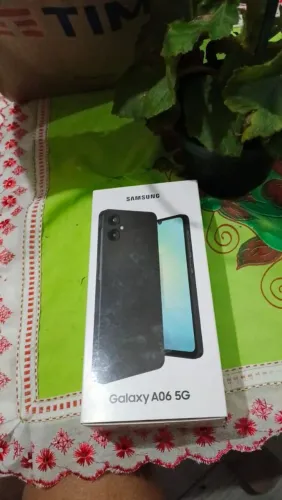 Vende-se A06 5G novo nunca foi usado leva carregador,capa e documentos.