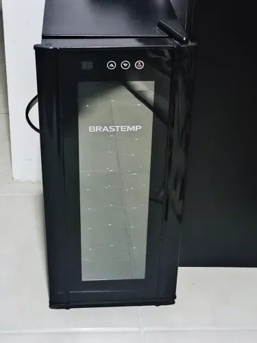 Adega climatizada Brastemp