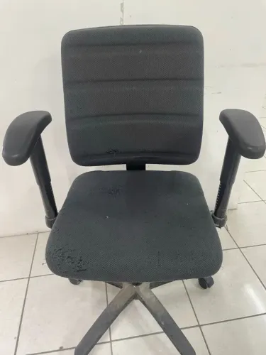 LOTE DE CADEIRAS DE ESCRITÓRIO