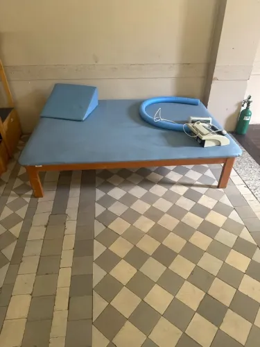 Divã para fisioterapia