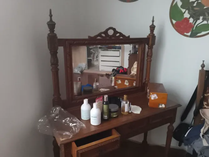 Vendo móveis antigos para restaurar 