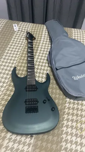 Guitarra Waldman Wga 441X HH Black Santin Bag série premium ma