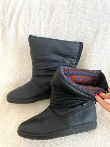 Bota p neve impermeável, forrada com sola de borracha marca Sporto, tamanho 36 Brasil