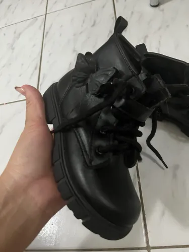 Bota usada uma vez número 26