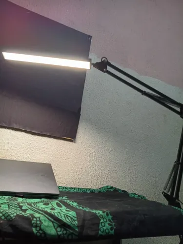 Luz led com braço articulado 