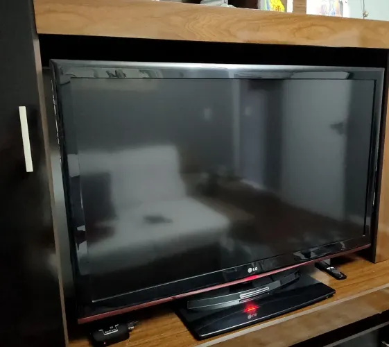 Tv LG Led 49 polegadas não é Smart.