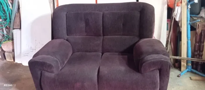 Vendo esse sofá de 2 lugares