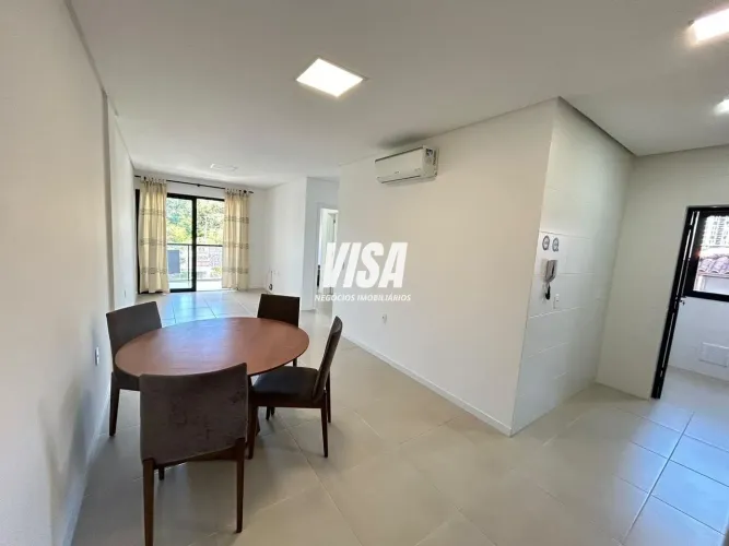 Apartamento mobiliado à venda no bairro Trindade, em Florianópolis