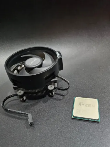 Ryzen 3 3200G + Cooler Original | Vega 8 | AM4