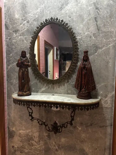 Aparador em bronze,marmore e espelho