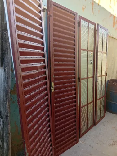 Porta balcão completa.