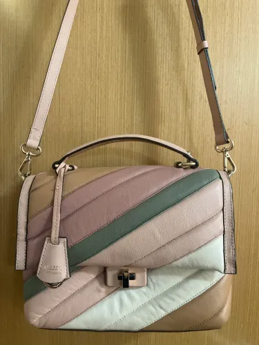 Bolsa couro Arezzo