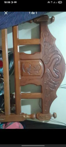 Cabeceira de cama de madeira 