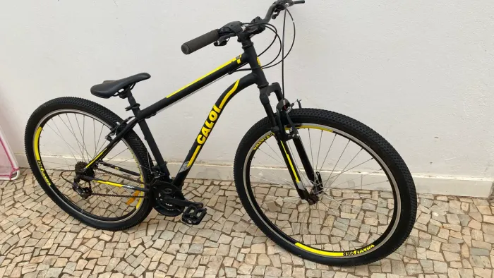 BICICLETA CALOI , ARO 29 , 21 MARCHAS , PRATICAMENTE NOVA (USADA POUQUÍSSIMA VEZES )