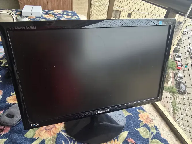 Monitor Samsung BX1931N e Teclado Dell KB216