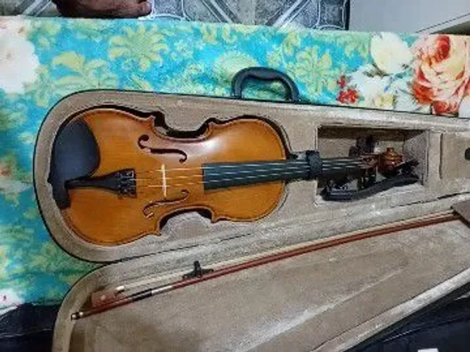 Vendo ou troco violino
