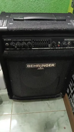 Amplificador Behringer BXL900A
