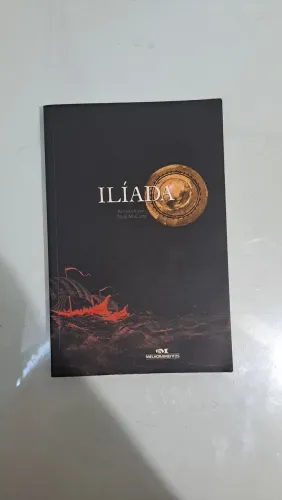 livro ilustrado Ilíada - Nick McCarty
