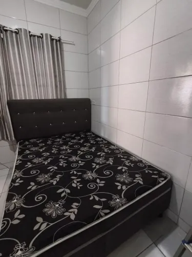 Cama box com colchão 