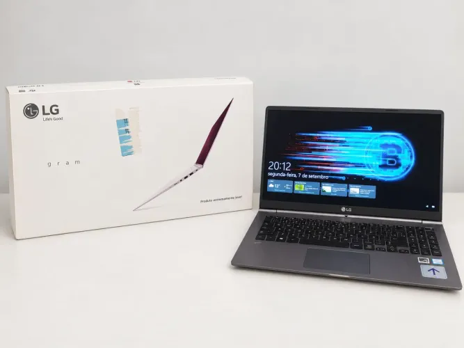 Notebook LG Gram Intel I5, 8GB de ram HD 256GB. Muito Leve e Fino Tela de 15"
