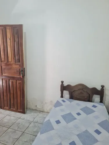 Aluga-se Quarto individual e mobiliado para Estudantes