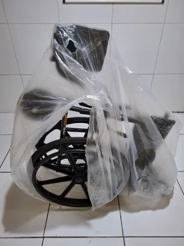 Cadeira de rodas CDS nova sem uso com o plástico da compra !!!
